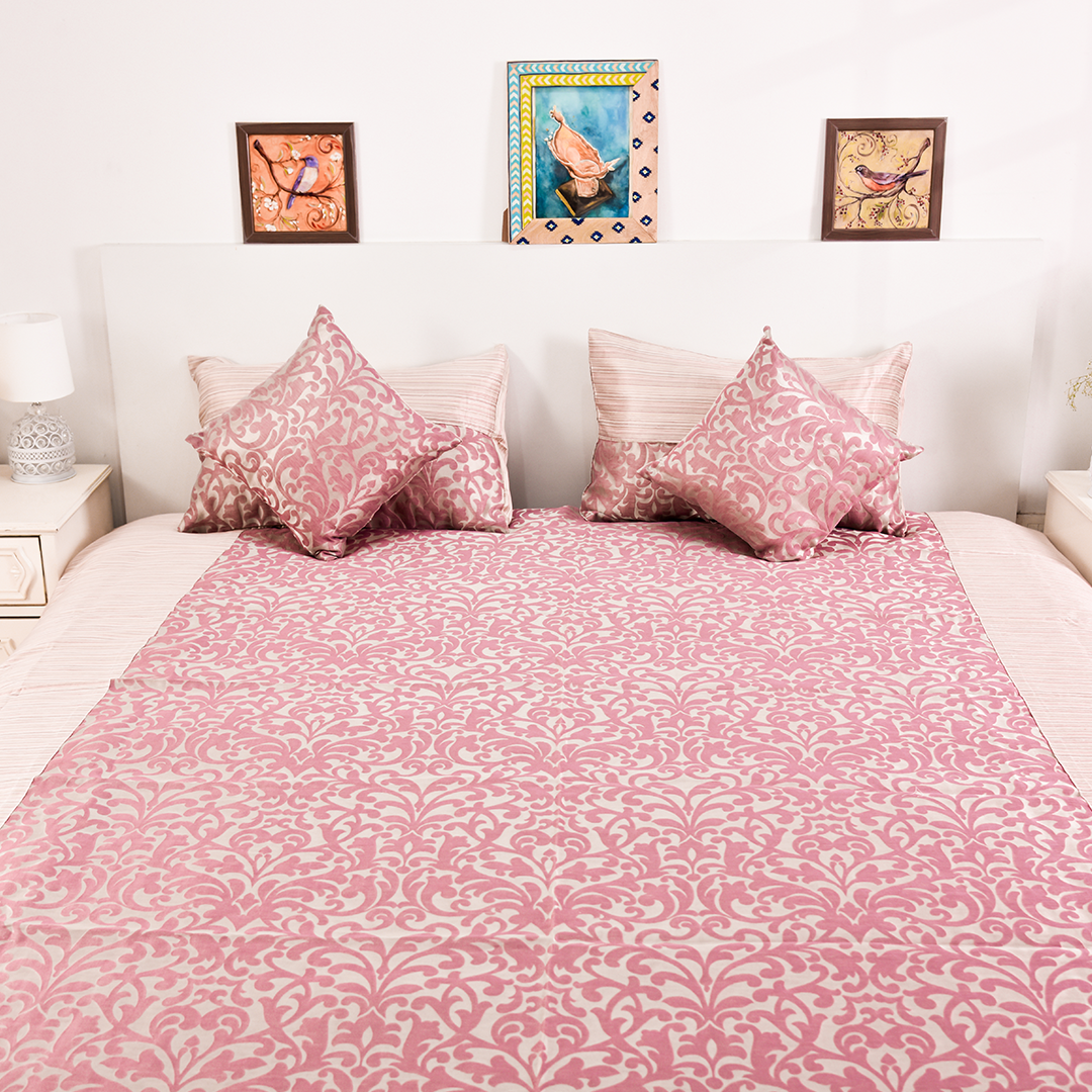 Rose Aisle Luxe – Premium Cotton Bedcover (108×108")