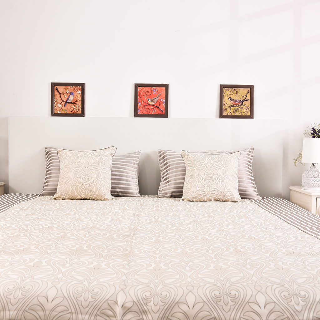 Rose Aisle Ivory Luxe – Premium Cotton Bedcover (108×108")