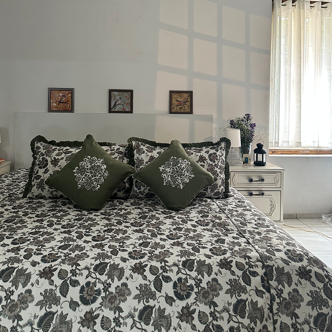 Aurora Joyspread Premium Cotton Bedcover (108x108")