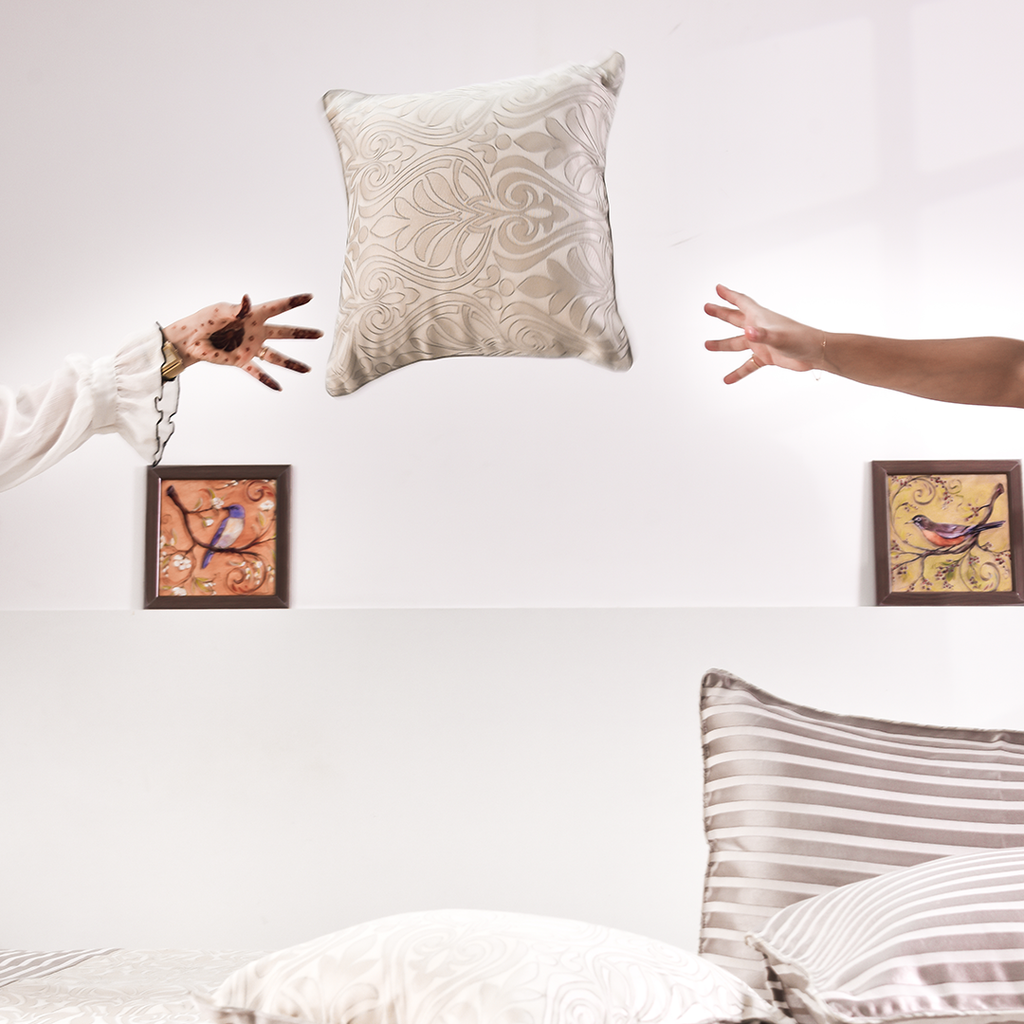 Rose Aisle Ivory Luxe – Premium Cotton Bedcover (108×108")