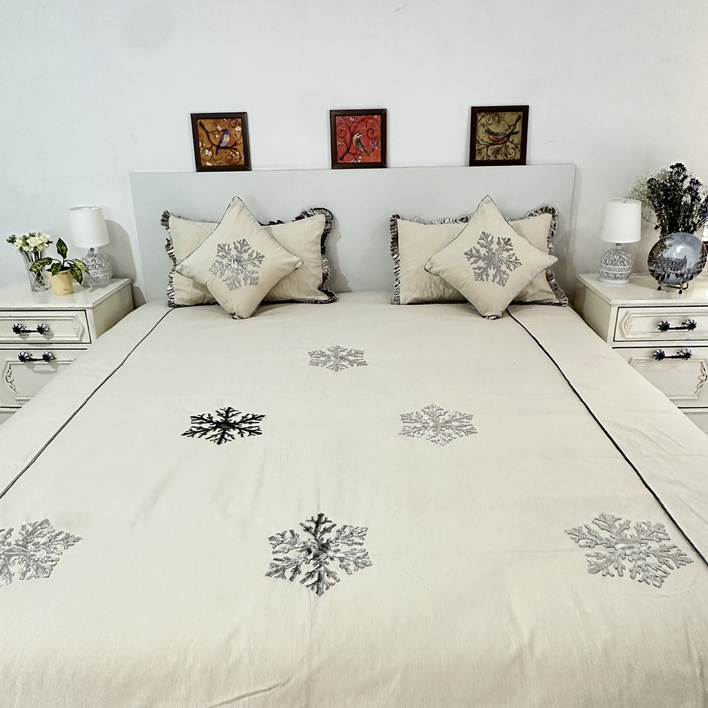 Aurora Chic Bed Cover Set